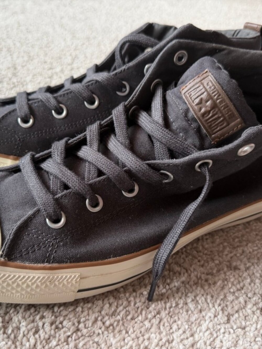 Converse Chuck Taylor Street Mid – Size 11 - Gray / Brown